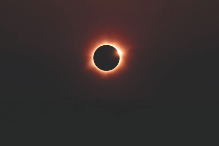 Solar Eclipse in Leo, 12 August 2026: the hour of revelation and release